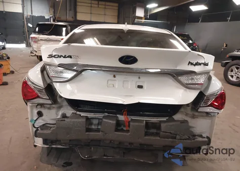 2013 Hyundai Sonata Hybrid z USA, uszkodzony, nr VIN KMHEC4A42DA099423